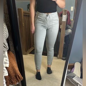 Women’s cargo jogger